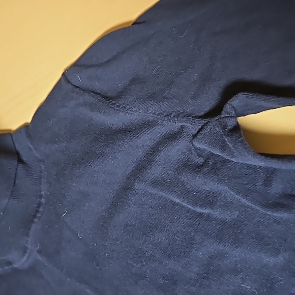 Andrew Marc Navy Knit Turtleneck Long Sleeve Shirt, size S - Picture 4 of 12
